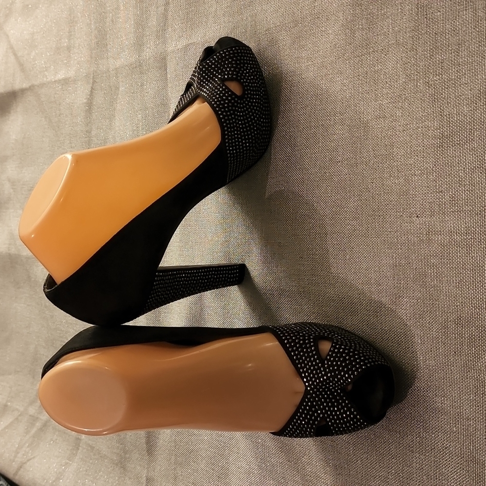 STUART WEITZMAN BLACK SUEDE STUDDED OPEN TOE PUMPS SZ 8.5 PRE-OWNED